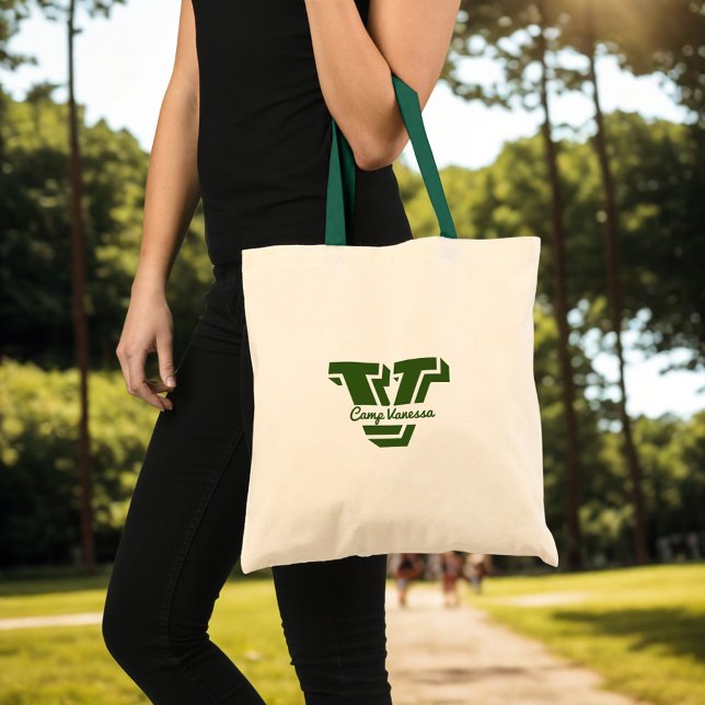 Bolsa Tote Na moda Monograma Campo Inicial Verde (Stylish Camp Bach Monogram tote with the bride's name and initial makes a great welcome gift)
