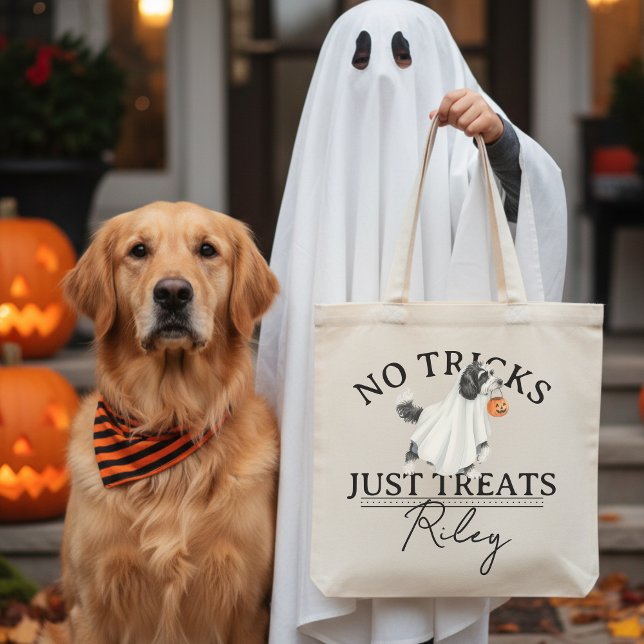 Bolsa Tote Nada De Truques Apenas Tratem O Engraçado Cachorro (Collect candy treats in the cutest No Tricks Just Treat Funny Pun Ghost Dog Halloween Tote Bag! )