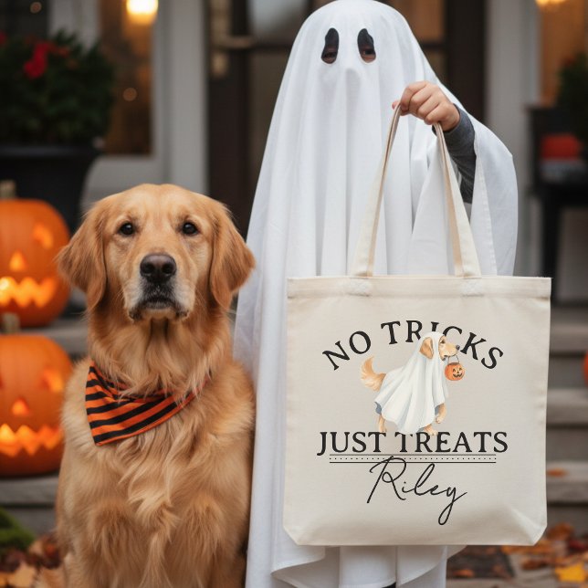Bolsa Tote Nada De Truques Apenas Tratem O Engraçado Cachorro (Collect candy treats in the cutest No Tricks Just Treat Funny Pun Ghost Dog Halloween Tote Bag! )
