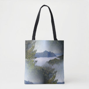Bolsa Tote Névoa enevoando sobre as montanhas...