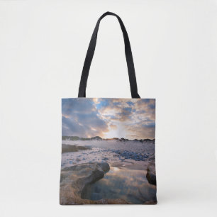 Bolsa Tote No por do sol em uma poça