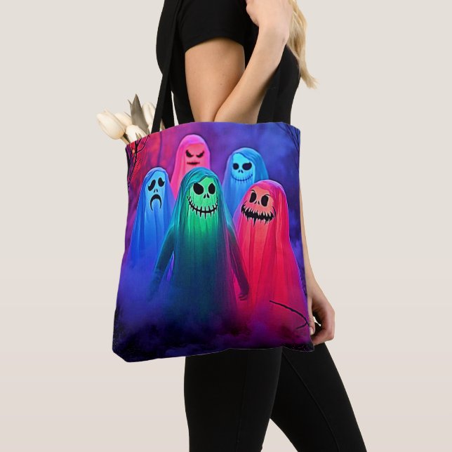 Bolsa Tote Noite Spooky de Fantasmas Coloridos Design (Close Up)