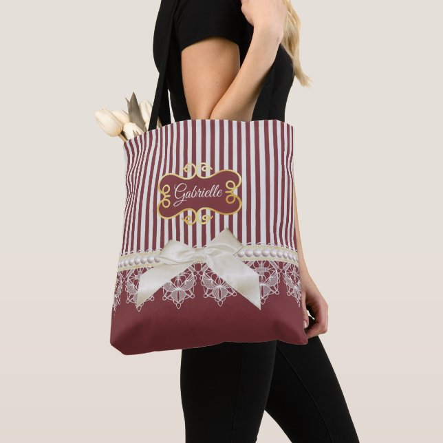 Bolsa Tote Nome com Renda de Faixa Borgonha (Close Up)