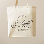 Bolsa Tote Nome de Graduação Dourada do Coração do Script Mod<br><div class="desc">Esta mochila moderna com um FORMANDO de leitura de design de caligrafia casual minimalista, além de seus nomes personalizados, classe de 2023, assim como o nome da escola contém linhas limpas para criar uma aparência elegante e sofisticada. O estilo subestimado com o pequeno detalhe do coração de ouro impresso adiciona...</div>