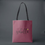 Bolsa Tote Nome de Script do Bridesmaid Personalizado - Borgo<br><div class="desc">Um saco de burgundy moderno chic com o nome do guião preto e o coração de ouro que é perfeito para uma proposta de dama de honra. Suas madrinhas podem encher sua bolsa com essências para viagens de Festa de solteira, ou para o essencial para trazer na manhã do casamento....</div>