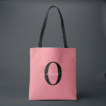 Bolsa Tote Nome do Script Monograma Personalizado Cor-de-rosa<br><div class="desc">Este elegante monograma e na moda pode ser dado como presente para um aniversário, Dia de as mães ou qualquer ocasião. Pode ser personalizado com o nome e a inicial da pessoa. Você pode alterar a fonte, a cor da fonte, o tamanho da fonte e a cor do plano de...</div>