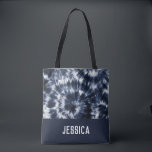 Bolsa Tote Nome Personalizado do Corante de Gravação do Azul<br><div class="desc">Pode ser totalmente personalizado para atender às suas necessidades.
© Gorjo Designs. Feito para você através da plataforma Zazzle. 

// Precisa de ajuda para personalizar o seu design? Tem outras ideias? Sinta-se à vontade para me contactar (Zoe) diretamente.</div>