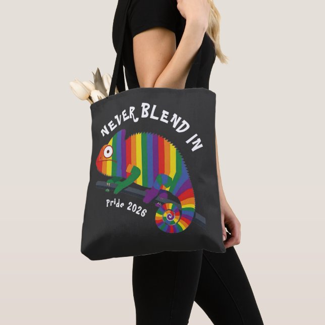 Bolsa Tote Nunca se Misture Orgulho do Camaleão Arco-íris (Close Up)