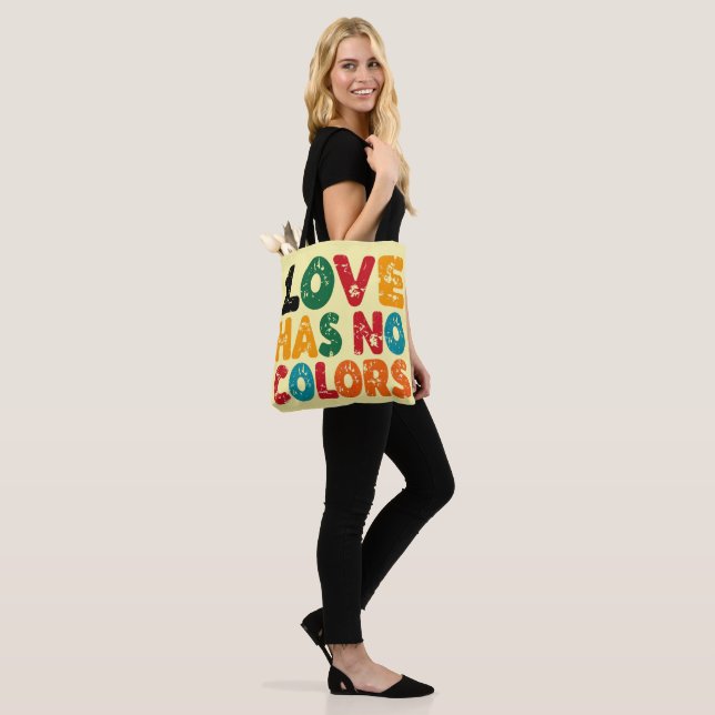 Bolsa Tote O Amor Não Tem Cores De Saco (No(a) Modelo)