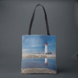 Bolsa Tote O Farol Da Peggy | Canadá<br><div class="desc">Reflexão do Farol de Enseada da Peggy</div>