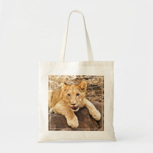Bolsa Tote O tigre Cub toma o respiradouro em uma rocha