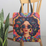 Bolsa Tote Óculos solares e Sass<br><div class="desc">Aproveite seu estilo único e celebre a diversidade com este design incrível. É feito para mulheres fortes e independentes que amam se expressar. A design mostra uma mulher confiante em cores ousadas e padrões legal, óculos de sol na moda e brincos de declaração. Flores vibrantes e arte abstrato representam criatividade...</div>