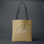 Bolsa Tote Ouro para caligrafia moderna Mãe da Noiva<br><div class="desc">Uma mãe eterno e elegante da bolsa de presentes da noiva,  com um roteiro de caligrafia refinado em um passado clássico,  perfeito para uma celebração formal e sofisticada de casamento. Para personalização ou outros produtos com este design,  por favor,  sinta-se à vontade para entrar em contato comigo.</div>