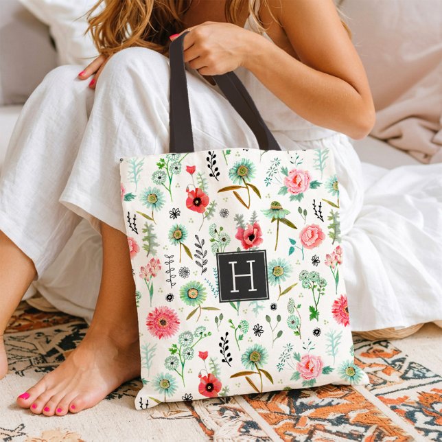 Bolsa Tote Padrão Botânico de Flores Florais Suaves Rosa (Wildflower Pattern Monogram Botanical Market Tote Bag)