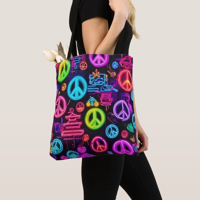 Bolsa Tote Padrão Colorido de Paz Neon (Close Up)
