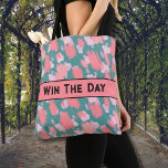 Bolsa Tote Padrão colorido do abstrato<br><div class="desc">Tenha um pouco de motivação com esta frase inspiradora. "Win The Day" na frente e atrás, em uma fonte moderna vintage negra que tem um pouco de vibração Gatsby. Mas você também pode mudar o texto para um novo lembrete rápido ou nome ou algo diferente, se preferir. O padrão de...</div>