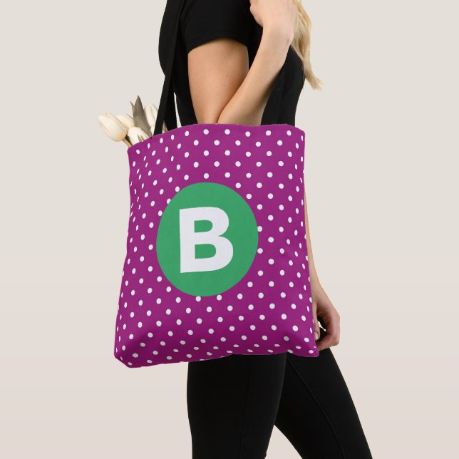 Bolsa Tote Padrão de Bolinhas Roxas Monograma Verde (Close Up)