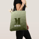 Bolsa Tote Padrão de malha geométrica verde-clara do exército<br><div class="desc">Monograma Personalize com seu nome e inicial personalizados. O padrão geométrico do gradiente verde do exército triangular. Malha geométrica triangular com gradiente verde-cinza claro e escuro. militar,  exército,  padrão,  ombre,  malha,  triângulos,  geometria,  geometria,  gradiente,  legal,  triângulo,  verde</div>