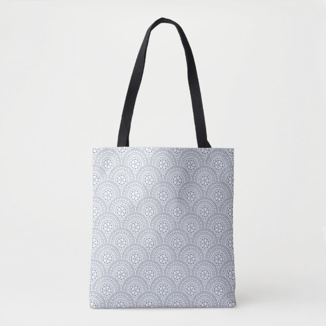 Bolsa Tote Padrão de ondas de mandala azul sobre fundo branco (Frente)