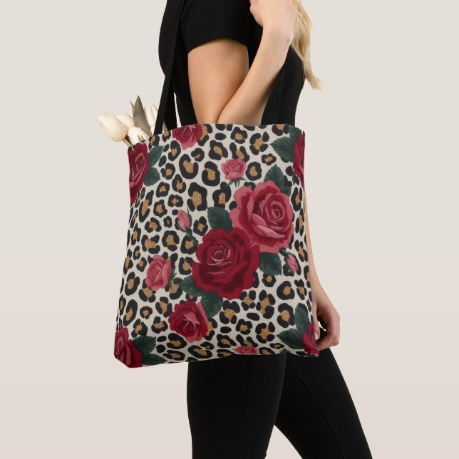 Bolsa Tote Padrão de Rosas Vermelhas Leopardo (Close Up)
