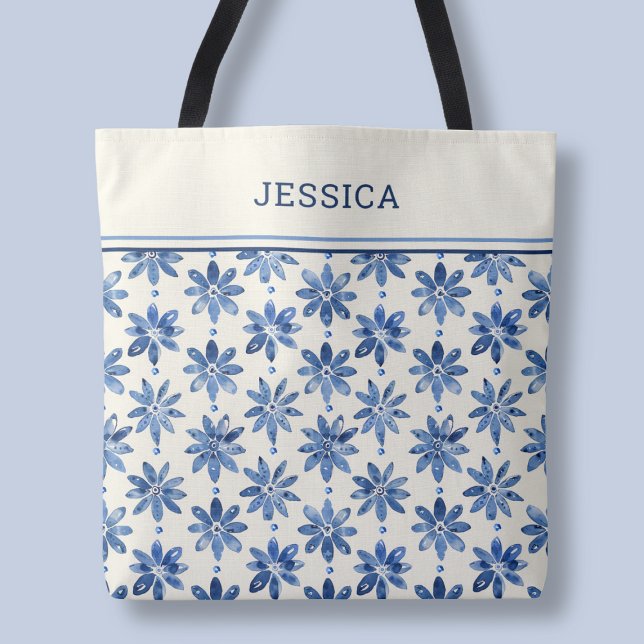 Bolsa Tote Padrão Floral Azul Moderno Nome Elegante do Na mod (Modern Blue Floral Pattern Elegant Stylish Name Tote Bag)