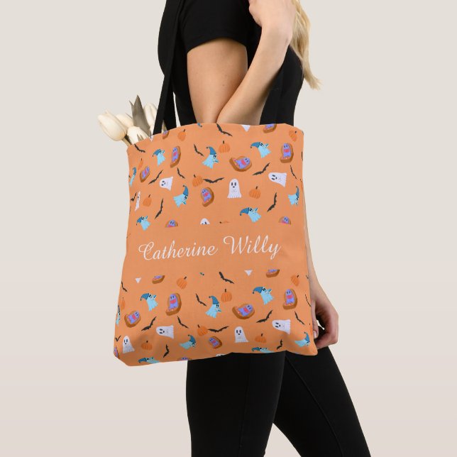 Bolsa Tote Padrão Fofo de Fantasma de Halloween com Livros, A (Close Up)