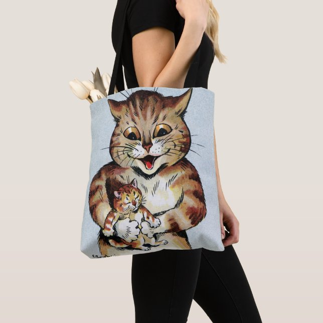 Bolsa Tote Padre Cat segurando um Kitten, Louis Wain (Close Up)