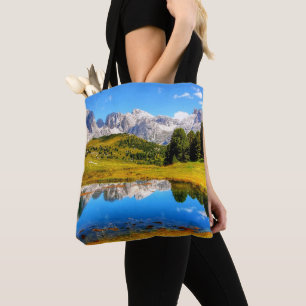 Bolsa Tote Paisagem Verde com Montanhas Pond e Snowy