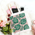 Bolsa Tote Palma Rosa Tropical e Verde deixa um padrão perfei<br><div class="desc">A Palma Tropical Rosa e Verde Deixa o Padrão Invisível é um design vibrante e vivo que apresenta uma variedade de folhas de palma rosa e verde dispostas em um padrão repetitivo. O padrão tem um layout perfeito, o que significa que as bordas do design se combinam perfeitamente para criar...</div>