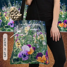 Bolsa Tote Pansias coloridas num jardim de verão