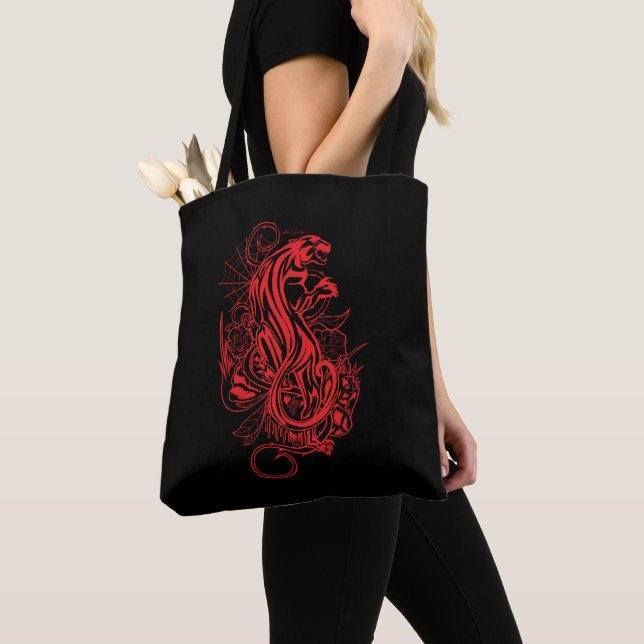 Bolsa Tote Pantera Vermelha Sólida Estilo de Tatuagem Gótica  (Close Up)