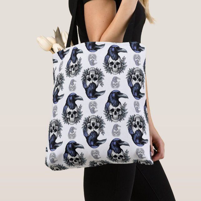 Bolsa Tote Pássaro Negro em um Design de padrão de Gótico do  (Criador carregado)