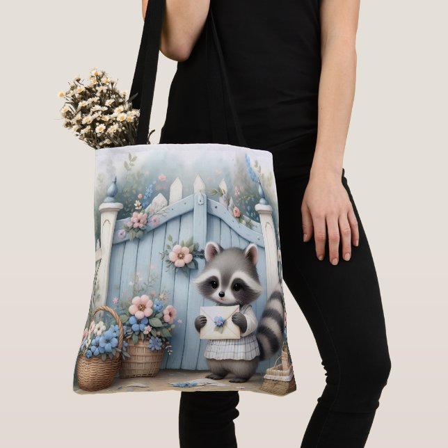 Bolsa Tote Pastel Raccoon Letter Garden (Close Up)