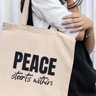 Bolsa Tote Paz começa no ativismo da Justiça Social