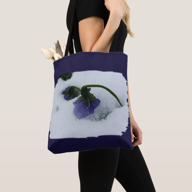 Bolsa Tote Pensée roxa na neve (Close Up)