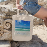 Bolsa Tote Personalização da Reunião Familiar de Fotografia e<br><div class="desc">Uma bela fotografia do oceano tirada no destino de férias ideal de Destin, na Flórida, faz uma bonito bolsa personalizada de férias de praia. As maravilhosas águas verdes de Sandestin se lavam até o litoral arenoso debaixo do céu azul sereno para fazer o perfeito reencontro familiar seadie guardar fotos para...</div>