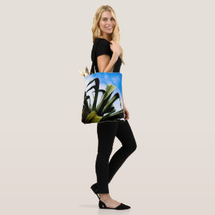 Bolsa Tote Planta grande verde-azul com céu azul brilhante