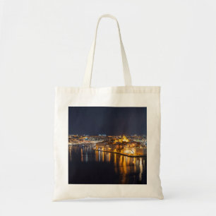 Bolsa Tote Porto de Malta iluminado à noite
