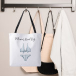 Bolsa Tote praia de biquíni azul<br><div class="desc">Personalize e adicione seu nome ou texto. Decorado com um biquíni listrado branco e azul claro.</div>