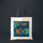 Bolsa Tote Professora no final do ano está fora no verão pass<br><div class="desc">A Escola do Final do Ano está Fora para o Verão no dia passado. Presente perfeito para seu pai, mãe, pai, homens, mulheres, amigos e familiares no Dia de Ação de Graças, Dia de Natal, Dia de as mães, Dia de os pais, 4 de julho de 1776 Dia Independente, Dia...</div>