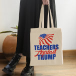 Bolsa Tote Professores Contra Trump 2024 Eleição Política<br><div class="desc">Professores contra Donald Trump unem-se com esta bolsa de tote do professor Anti-Trump que mostra a bandeira americana em vermelho,  branco e azul para as eleições de 2024.</div>