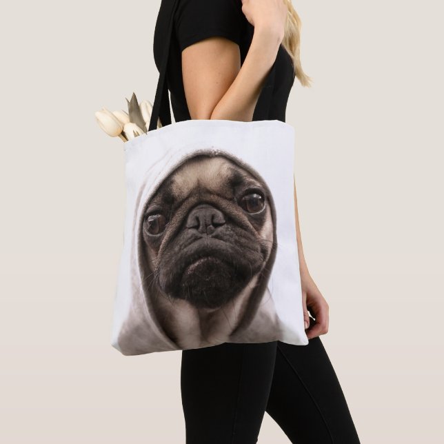 Bolsa Tote Pug em um Hoodie (Close Up)