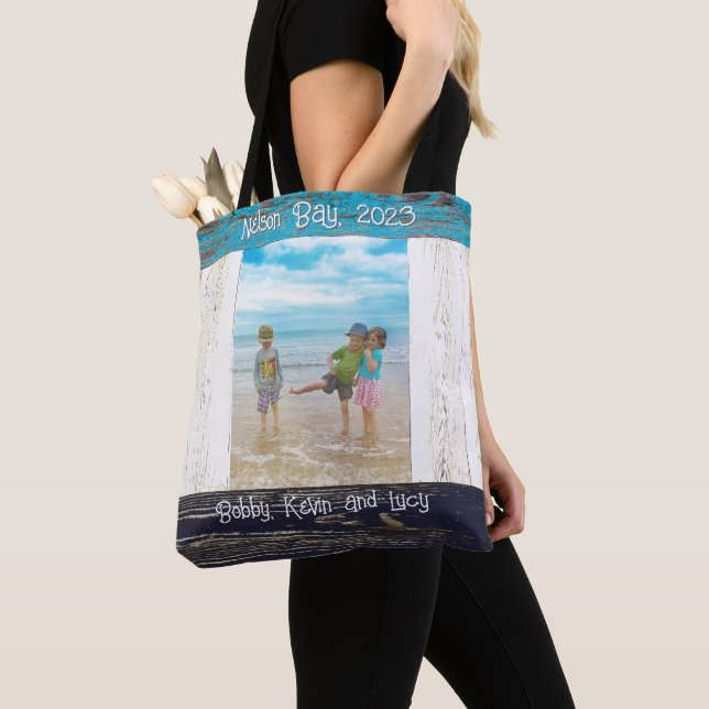 Bolsa Tote Quadro de Madeira de Praia Azul Rústico Branco Nom (Close Up)