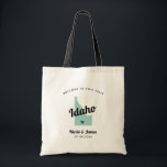 Bolsa Tote Qualquer Bag De Boas-Vindas Do Mapa De Idaho Color<br><div class="desc">Saco de presentes de boas-vindas para convidados fora da cidade para o seu casamento, com a imagem de Idaho. Você pode editar as cores de qualquer parte desta design, assim como mover o coração para o local do seu casamento. Para alterar as cores, clique em personalizar e, em seguida, "editar...</div>