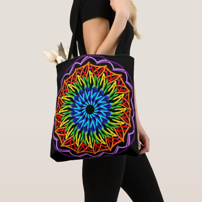 Bolsa Tote Raio-Arco-Íris Mandala - Cores vibrantes (Close Up)