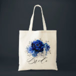 Bolsa Tote Real Blue White Silver Floral Metálico Noiva<br><div class="desc">Elegante sacola de noiva de noiva azul-real e prateada,  com buquê elegante de azul-real,  Marinho,  prata,  pura cor branca,  botões de flores de rosa e folhas verdes de eucalipto. Entre em contato comigo para obter ajuda sobre a personalização ou se você precisar de outro produto com este design.</div>