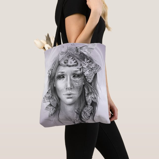 Bolsa Tote Retrato feminino com fantasia de fantasia escura d (Close Up)