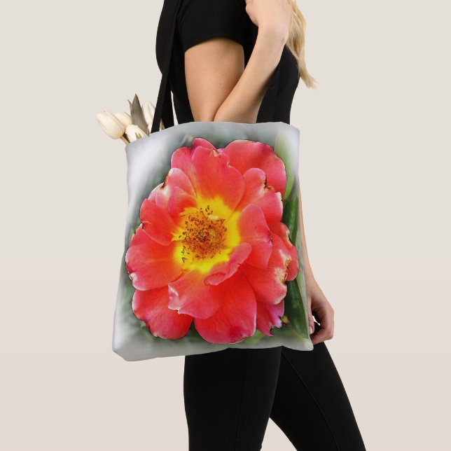 Bolsa Tote Rosa no outono (Close Up)