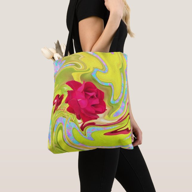 Bolsa Tote Rosa vermelha abstrato em espiral amarela e aqua (Close Up)