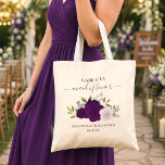 Bolsa Tote Rosas Roxas Boho Elegantes Vestido de Honra Casame<br><div class="desc">Essas belas bolsas tote são uma maneira maravilhosa de agradecer à sua madrinha por fazer parte do seu casamento. O design apresenta um adorável conjunto floral boho chic de rosas pintadas à mão em aquarela em tons de roxo, ameixa e lavanda, rodeado por raminhos de folhas de eucalipto e folhagens...</div>